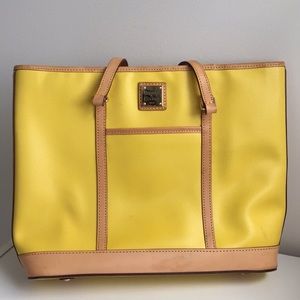❤️ SOLD ❤️ Dooney & Bourke Classic Slim Tote.